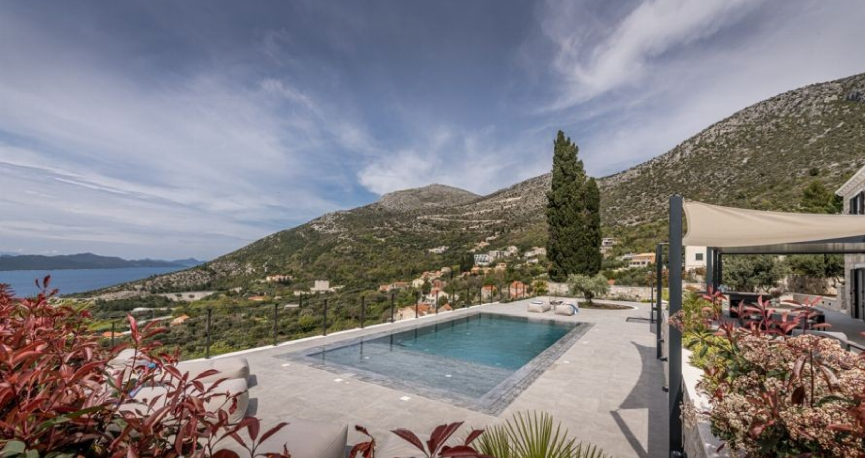 STILLVOLLE LUXUSRESIDENZ IN DUBROVNIK – WOHNEN MIT SPEKTAKULÄREM MEERBLICK AUF HÖCHSTEM NIVEAU